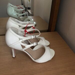 New Cinq a Sept Heeled Sandals double ankle strap Cream patent leather lined 37